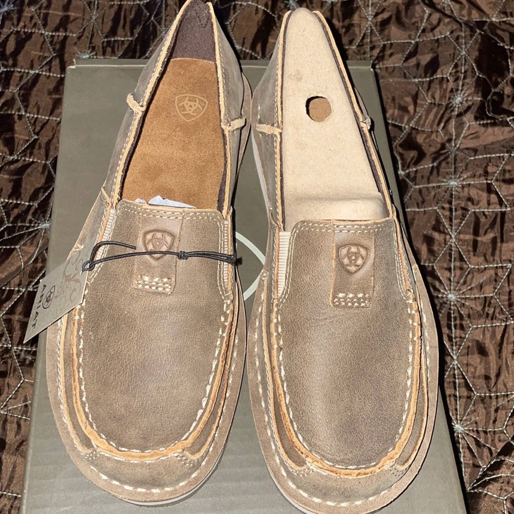 Ariat Cruiser - NEW IN BOX! NEVER WORN!